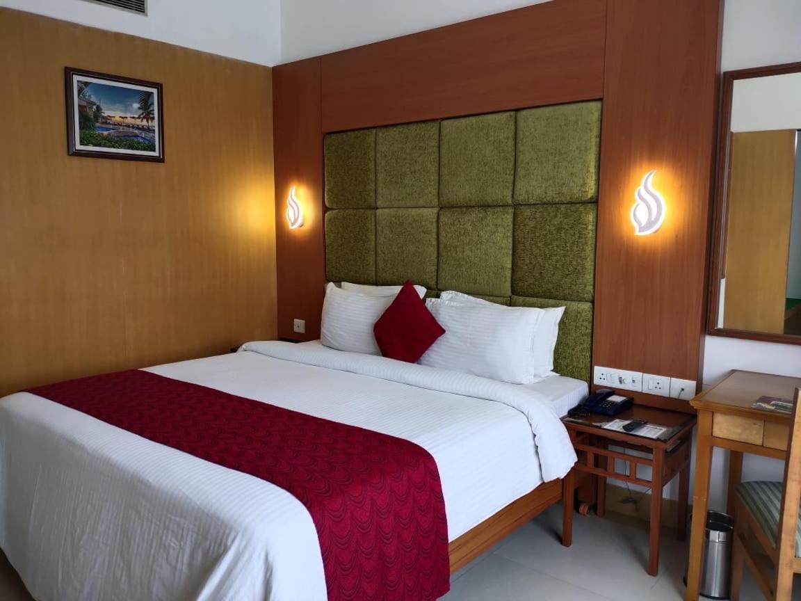 Hotel Western Gatz Тхени Экстерьер фото