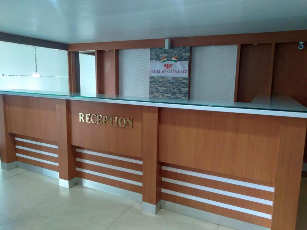 Hotel Western Gatz Тхени Экстерьер фото