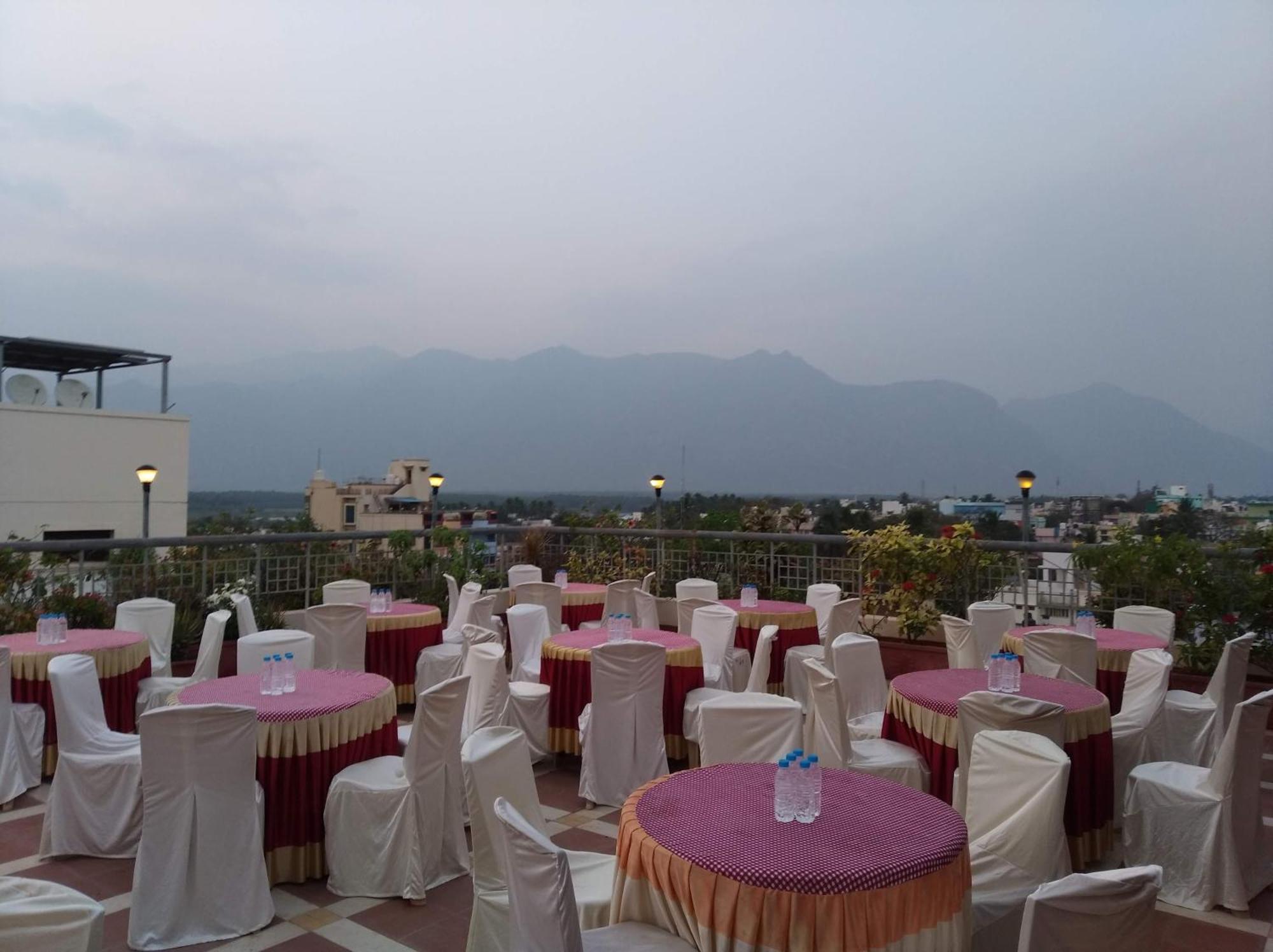 Hotel Western Gatz Тхени Экстерьер фото