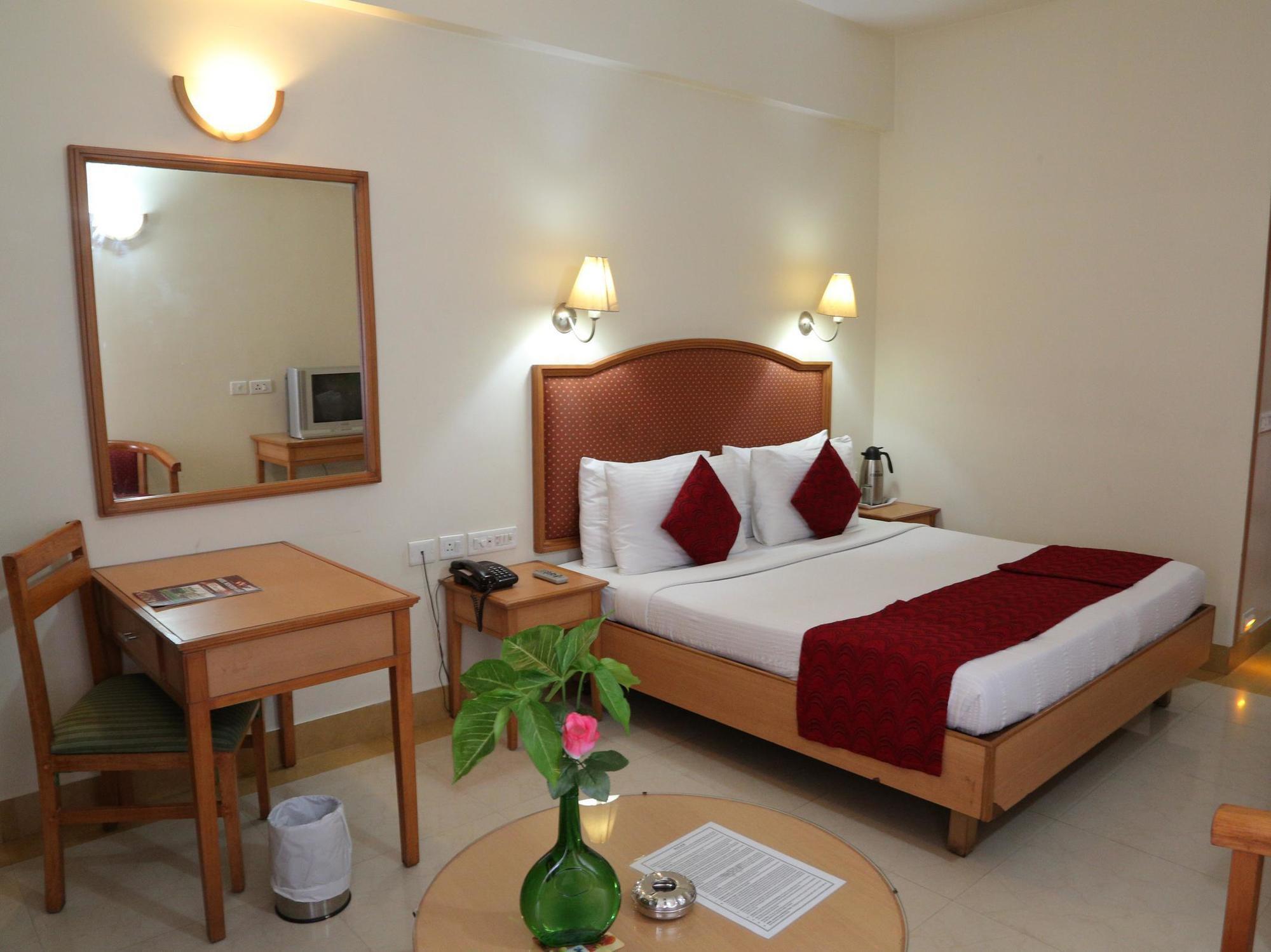 Hotel Western Gatz Тхени Экстерьер фото
